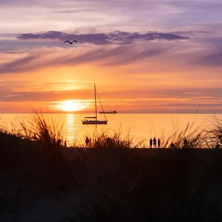 Warnemuende: Kajuete - Nur 3 Gehminuten Zum